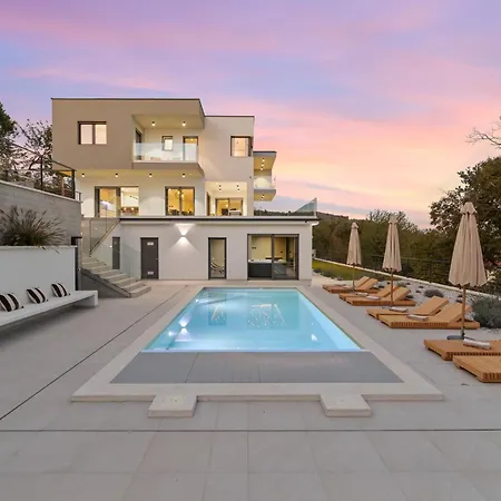 Casa Calme Luxury Surounded With Nature Including Evcharging Station Villa *